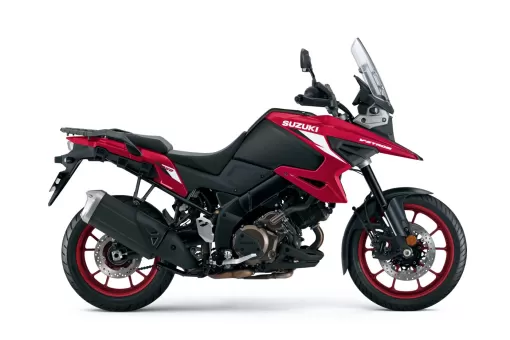 v-strom-1050-de-pricing-show-5-dqbu9vl3up.jpg
