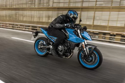 new-gsx8s-action-1-luz5vwxd0i.jpg
