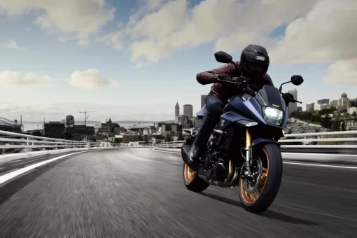 suzuki-katana-m2-action-3-yxhacoanr1.jpg